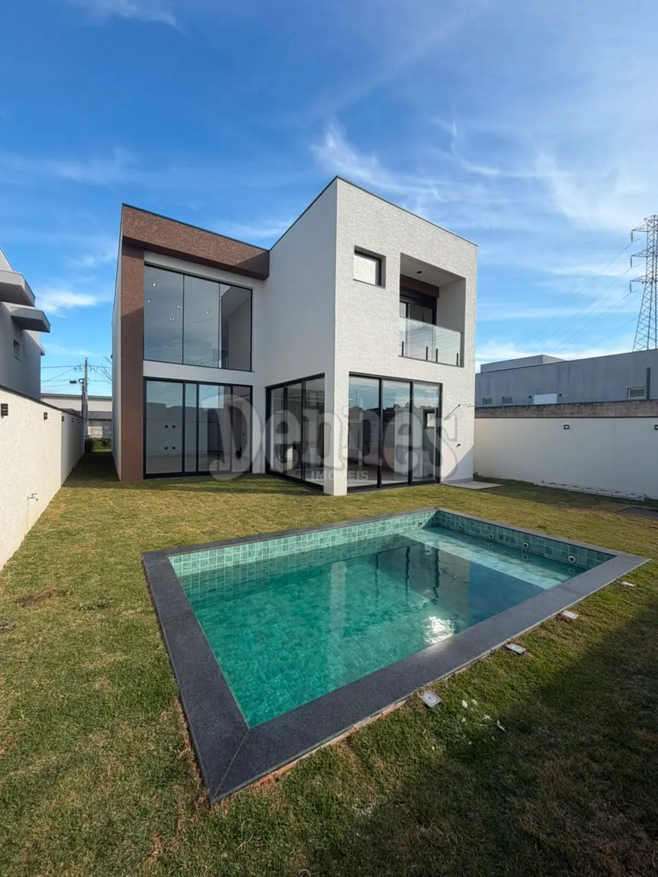 Sobrado à venda em Condomínio Villa Real de Bragança, Bragança Paulista: 4 quartos com piscina