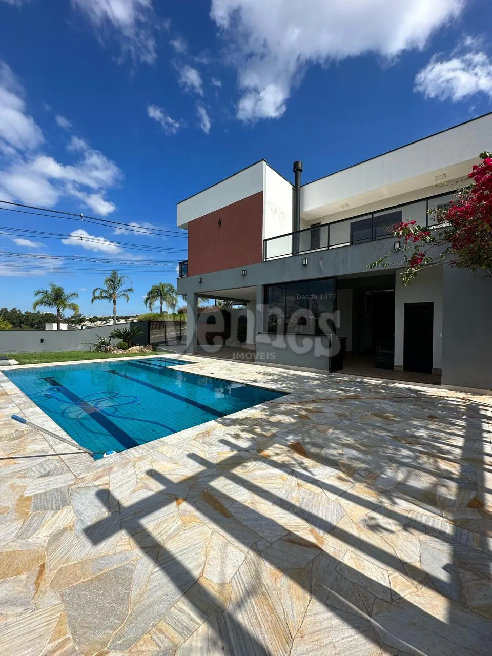 Casa para alugar ou à venda em Condomínio Villa Real de Bragança, Bragança Paulista: 3 quartos com piscina